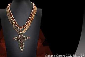 Collana CORANI cod. UN1197. Prezzo al pubblico € 15.00