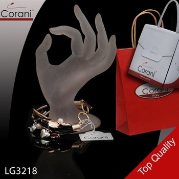 Corani cod. LG3218. Prezzo al pubblico € 23,00