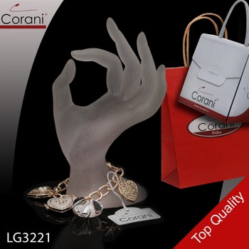 Corani cod. LG3221. Prezzo al pubblico € 23,00