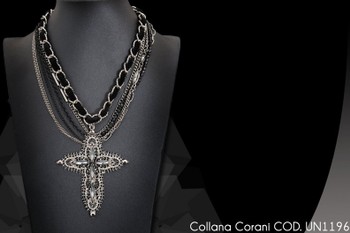 Collana CORANI cod. UN1196. Prezzo al pubblico € 15.00